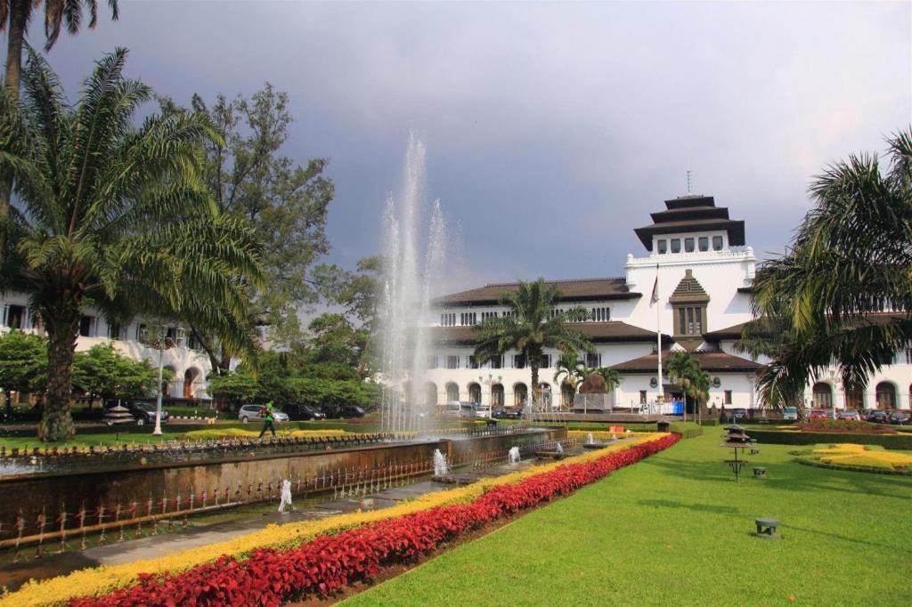 Gania Hotel Bandung Zewnętrze zdjęcie
